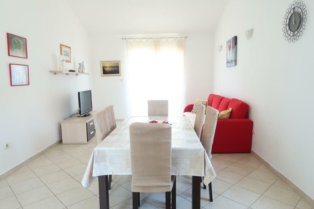 Apartments Maras Примоштен Экстерьер фото