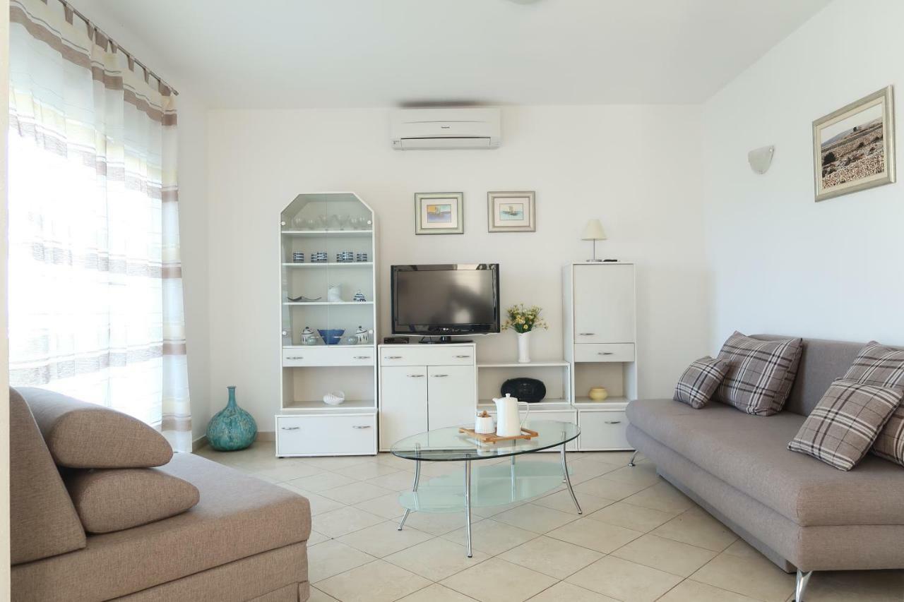Apartments Maras Примоштен Экстерьер фото