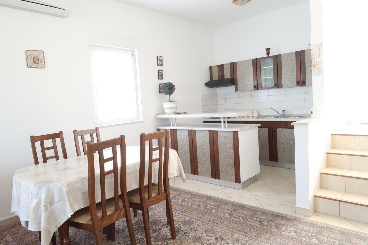 Apartments Maras Примоштен Экстерьер фото