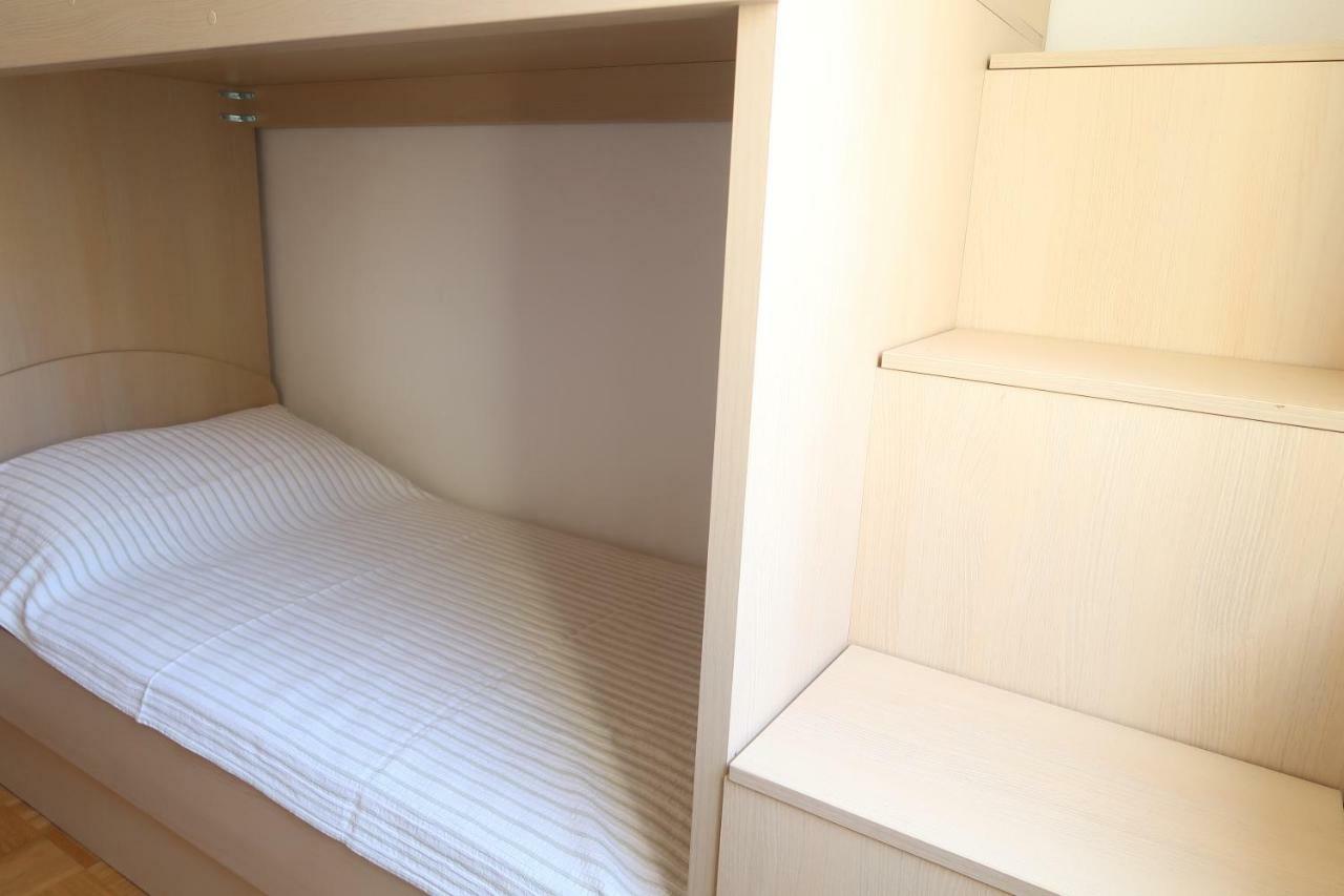 Apartments Maras Примоштен Экстерьер фото