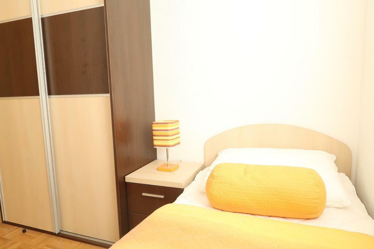 Apartments Maras Примоштен Экстерьер фото