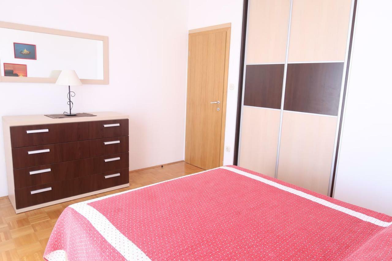 Apartments Maras Примоштен Экстерьер фото